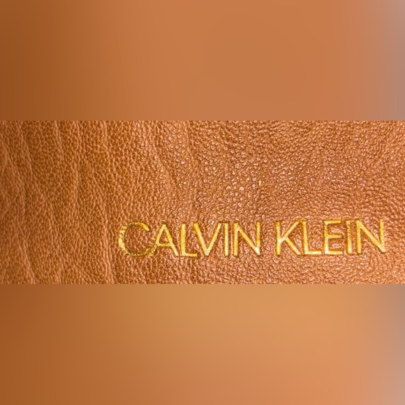 Calvin Klein Crossbody Bucket bag with Drawstring in Brown EUC - Picture 11 of 12